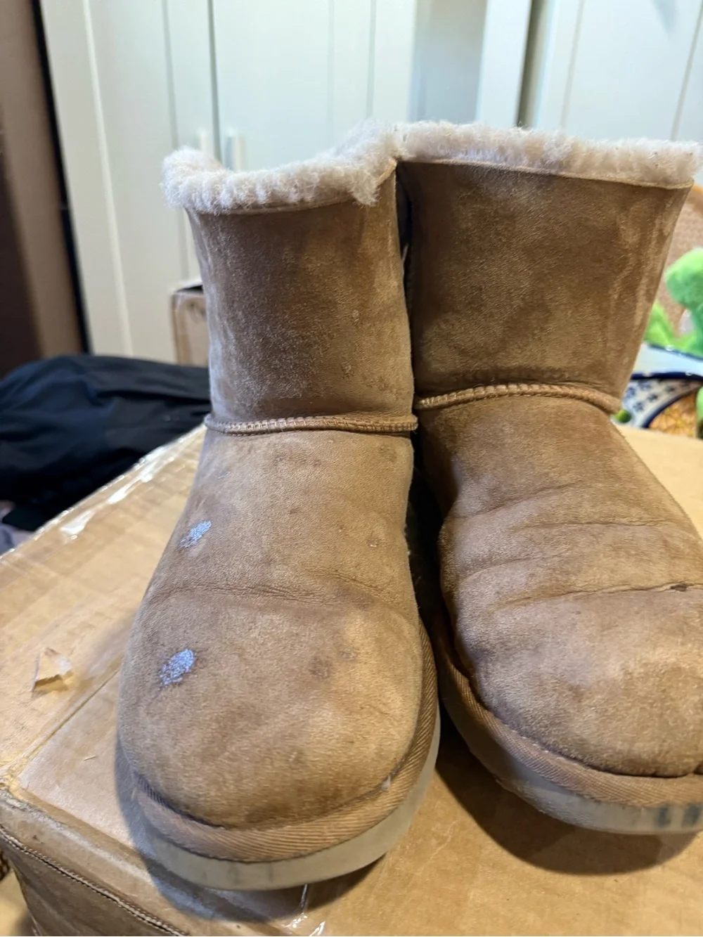 UGG Short Chestnut Suede Shearling Boots